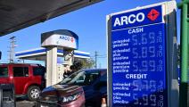 ارتفاع أسعار البنزين في محطات الوقود الأميركية بسبب النقص في المخزونات (getty)