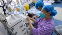 تكتظ مستشفيات الصين بمصابي كورونا (وي ليانغ/ Getty)