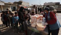 متضررون سوريون من زلزال فبراير 2023 ومساعدات (بكر قاسم/ الأناضول)