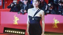 الممثلة إيميليا شول: "حرارة مقبولة" في افتتاح "برليناله 73" (عبدالحميد هوسْباس/الأناضول)