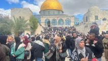 250 ألف فلسطيني يأدون صلاة الجمعة في المسجد الأقصى (العربي الجديد)