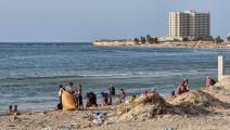 تلوث الشواطئ يقتل الأحياء البحرية (محمود تركية/فرانس برس)