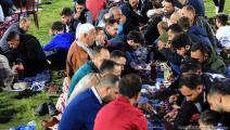 مائدة الافطار الرمضاني ضمن المُبادرة المُجتمعية "اللمة اللهوانية"/مجتمع/العربي الجديد