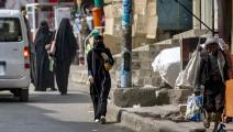 يهدد قناصة الحوثيين سكان مناطق التماس تعز (أحمد الباشا/ فرانس برس)