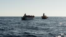 مهاجرون في البحر انطلاقاً من ليبيا من بينهم مصريون (فينتشنزو شيركوستا/ الأناضول)