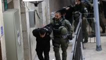 أمن إسرائيلي ومعتقلون فلسطينيون في القدس (مصطفى الخروف/ الأناضول)
