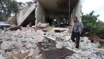 منزل مدمر جراء غارة روسية في ريف إدلب أمس (عبد العزيز كيتاز/فرانس برس)