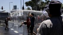 استخدمت الشرطة القوة ضد المتظاهرين في تل أبيب أمس (مصطفى الخروف/الأناضول)
