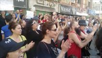 تواصل الحضور النسائي في تظاهرات ساحة الكرامة (العربي الجديد)