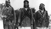 صورة أرشيفية لمقاتلين فلسطينيين أثناء الاحتلال البريطاني (سنترال برس/Getty)