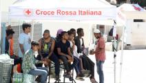 مهاجرون في جزيرة لامبيدوزا في إيطاليا (إيليزابيتا أ. فيلا/ Getty)