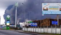 الدخان يرتفع من ميناء أوديسا الذي يتعرض لهجوم صاروخي عنيف بشكل شبه يومي (Getty)