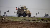 دورية أميركية قرب حقول النفط في القامشلي شمال شرقي سورية (أسوشييتد برس)