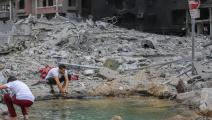 غياب معايير النظافة ينذر بأمراض في غزة (أحمد زاكوت/ Getty)