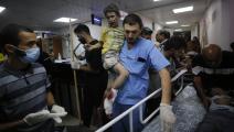 في مستشفى في غزة وسط العدوان الإسرائيلي (أشرف أبو عمرة/ الأناضول)