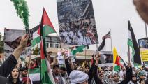 مظاهرة تأييداً لفلسطين أمام القنصلية الأميركية في جوهانسبرغ (Getty)