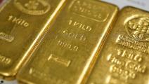 العقوبات الأميركية تدفع بعض الدول لبيع الدولار وشراء الذهب (getty)