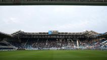 الجماهير غادرت الملعب بعد تأجيل المباراة (إيميليو أنديرولي/Getty)