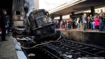 آثار الحريق على القطار في محطة مصر (العربي الجديد)