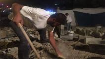 مقدسيون يعيدون بناء منزل هدمه الاحتلال(محمد الفاتح)