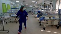 حاضنات رضع ومستشفى في تونس - مجتمع