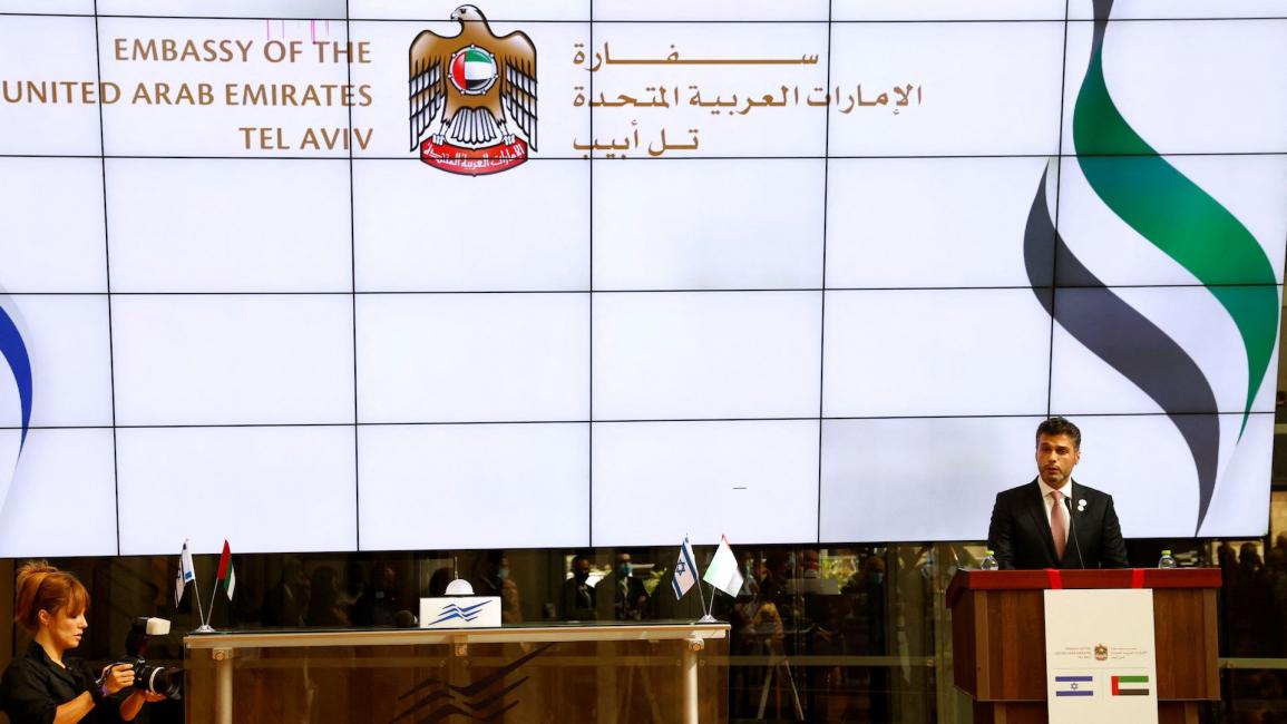 لسفير الإماراتي لدى إسرائيل محمد الخاجة يلقي كلمة في السفارة الإماراتية الجديدة في تل أبيب في 14 يوليو 2021
