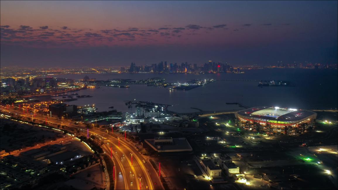 الاستاد الجديد يقع قرب كورنيش العاصمة القطرية الدوحة