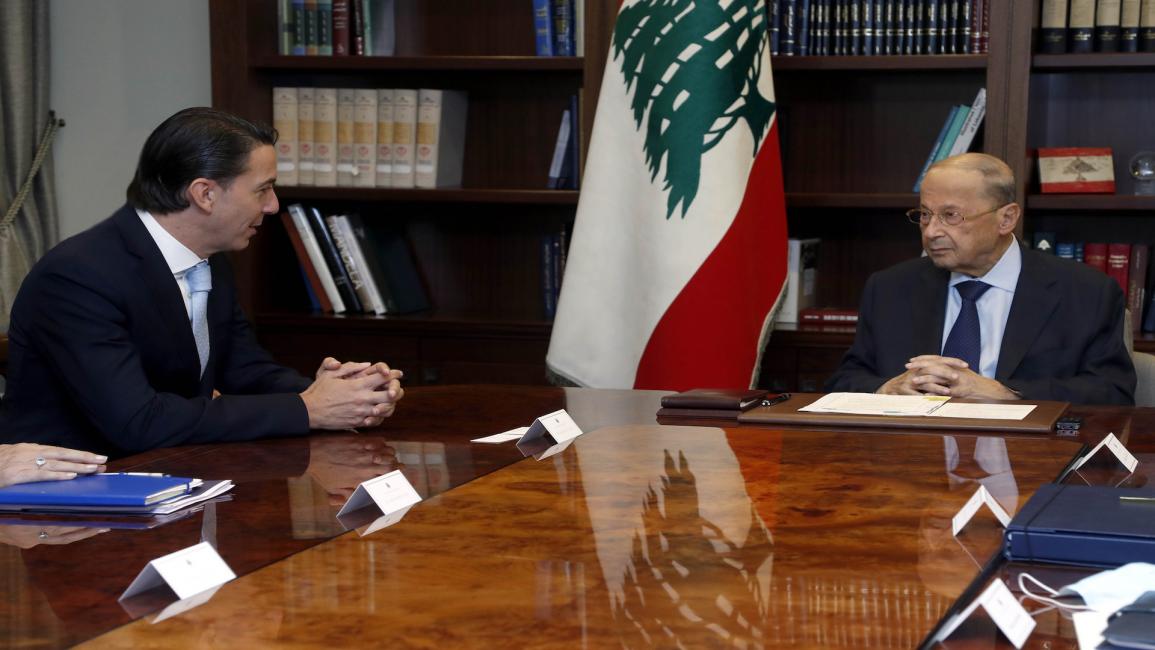 الرئيس اللبناني ميشال عون مع أموس هوكشتاين في بيروت (9/2/2022/ الأناضول)