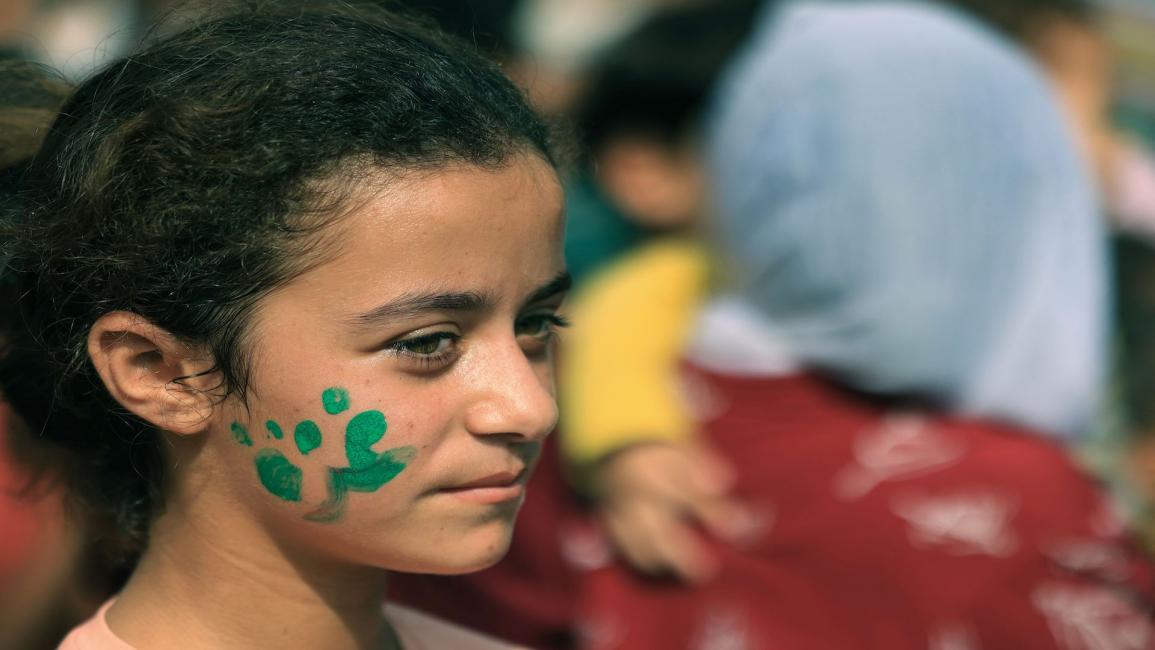 طفلة فرت من غزة في خان يونس