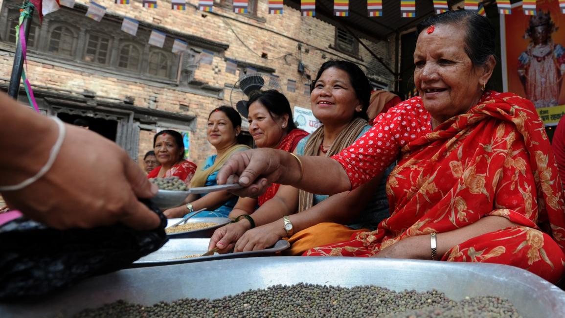 نساء نيباليات في مهرجان هدايا الصيف الخمس - مجتمع