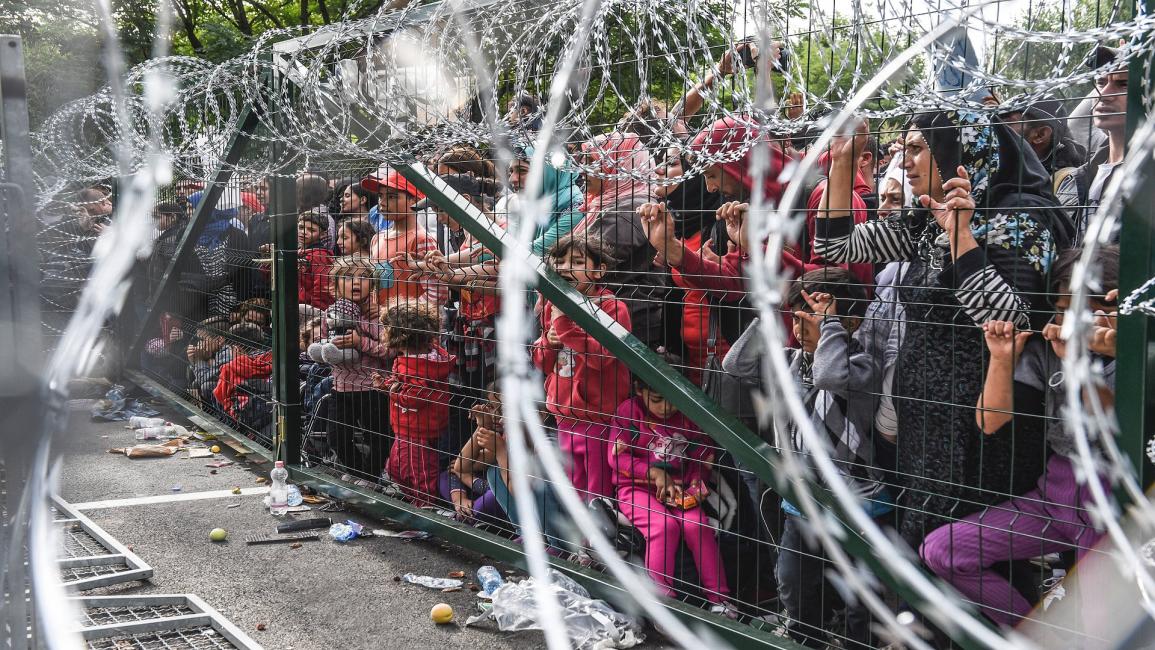 سورالمجر على حدودها مع صربيا لمنع اللاجئين (فرانس برس)