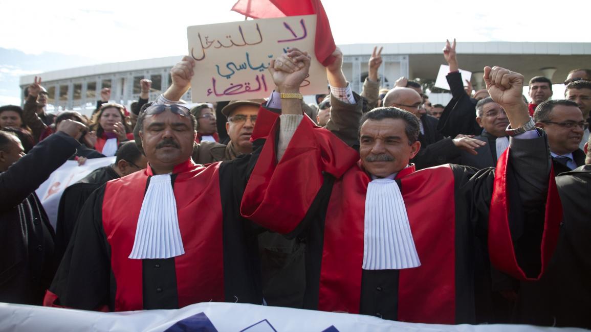 قضاة تونس غاضبون من تدخلات السلطة التنفيذية (محمد كريت/Getty)