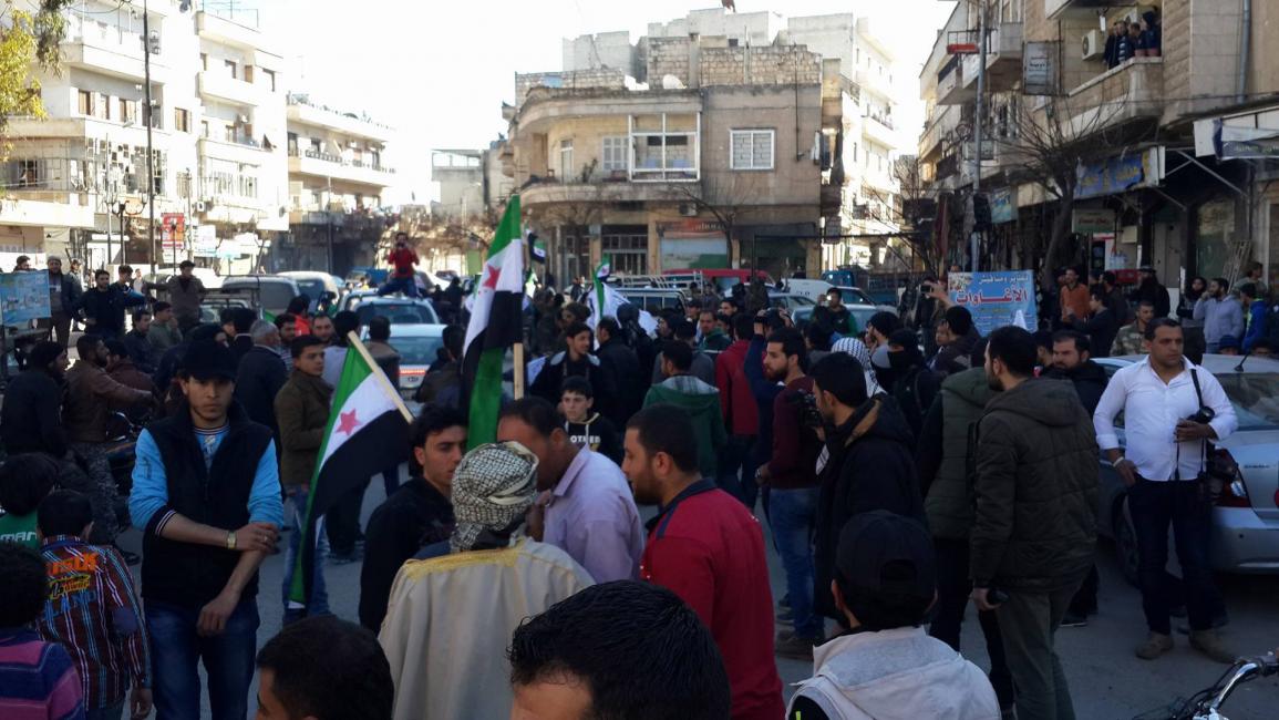 جيش الفتح يمنع مظاهرة في إدلب ويكسر كاميرات صحفيين