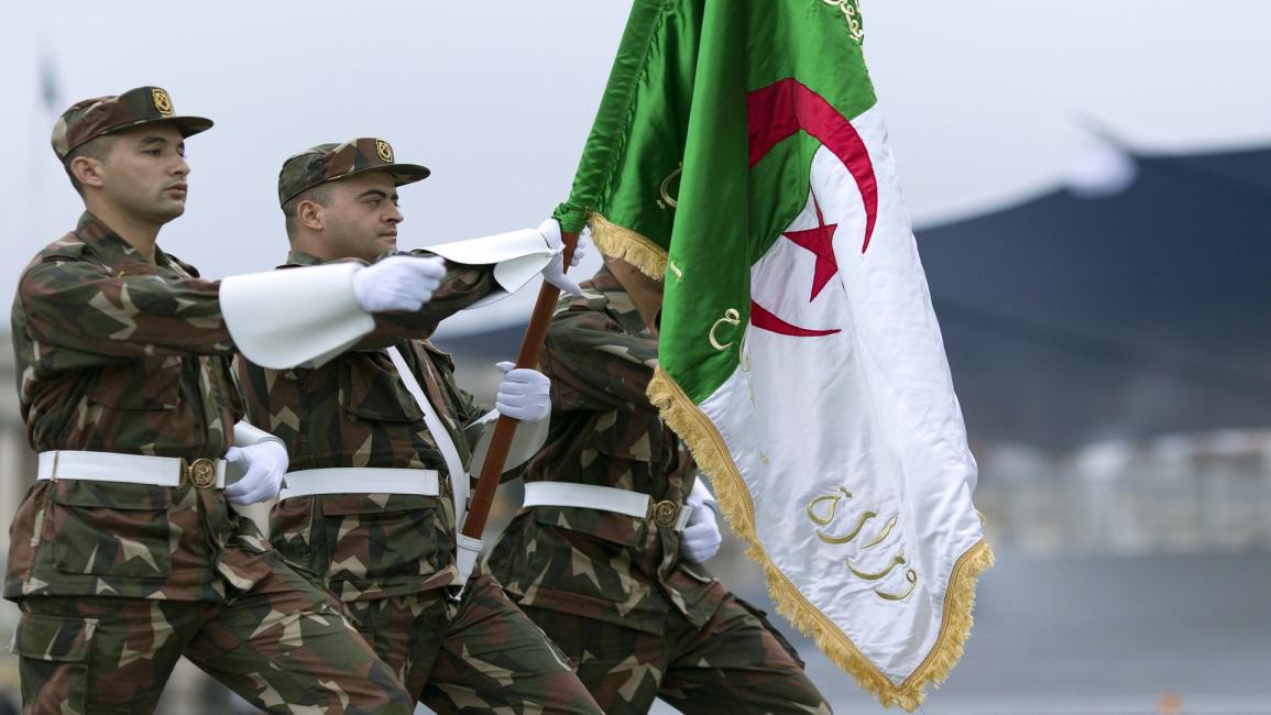 الجزائر/جنود جزائريون/سياسة/كينزو تريبويلارد/فرانس برس