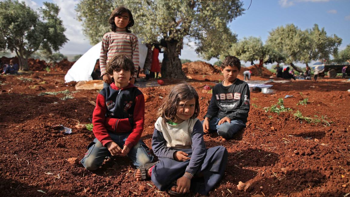 أطفال سوريون نازحون في أطمة - سورية - مجتمع
