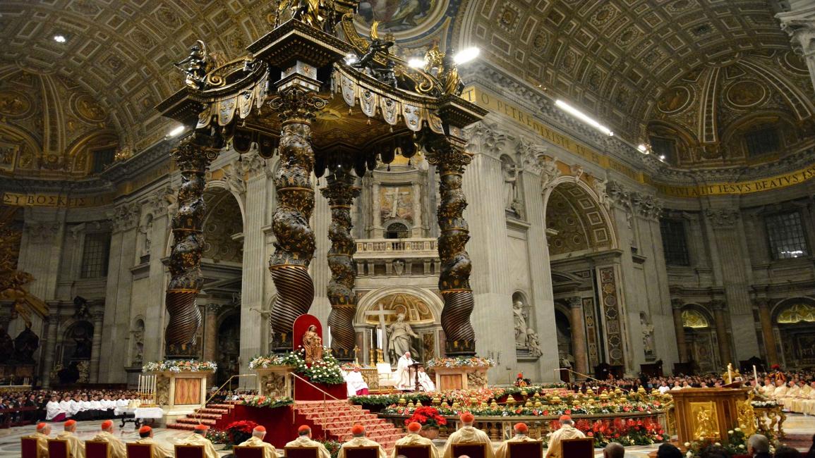 عظة بابا الفاتيكان في كنيسة القديس بطرس 24-12-2015 (الأناضول)
