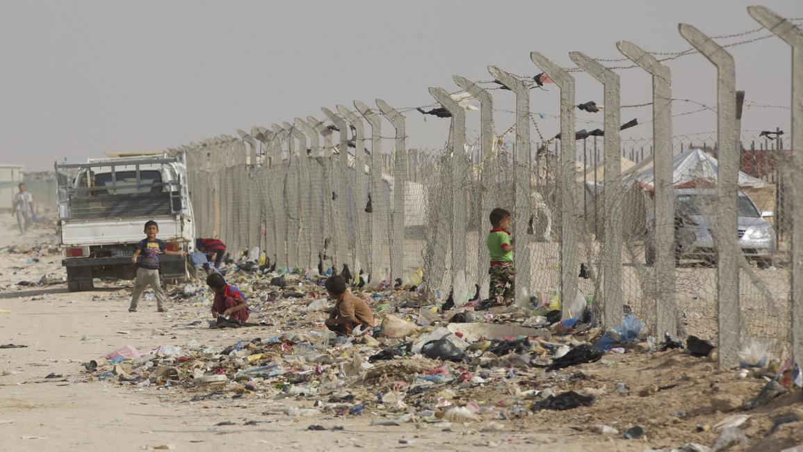 مخيمات عراقية مكتظة بالنازحين من الأنبار (نيو فولك نيلسون/Getty)