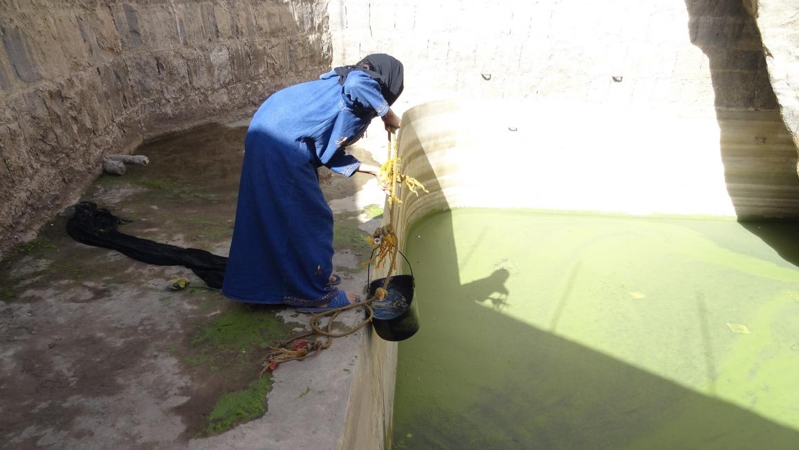 يمنية تعبئ المياه- همدان العليي