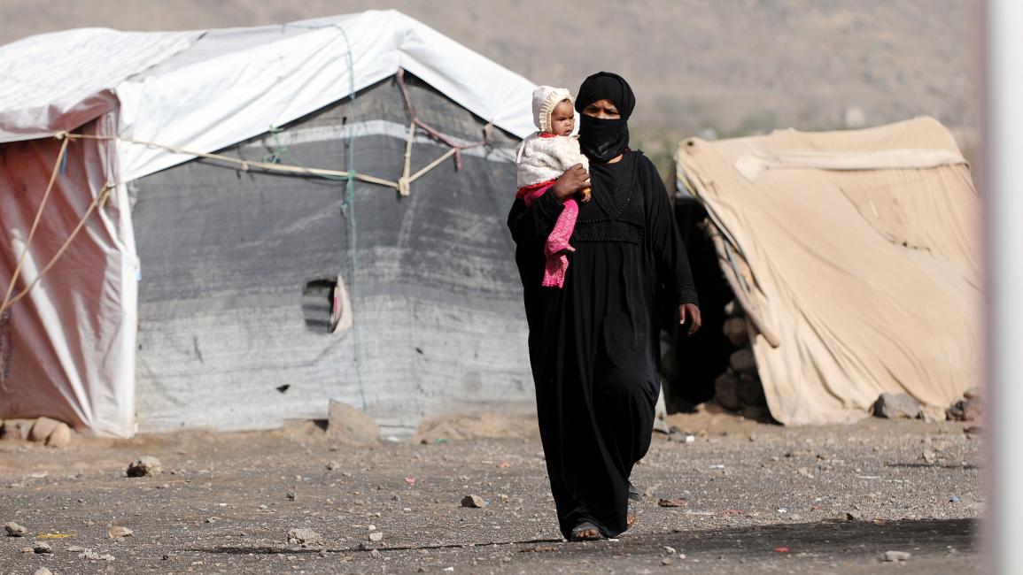 امرأة يمنية في مخيم للنازحين - اليمن - مجتمع