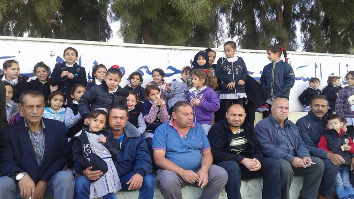 أهالي مخيم الفوار يحتجون ضد "أونروا" (العربي الجديد)