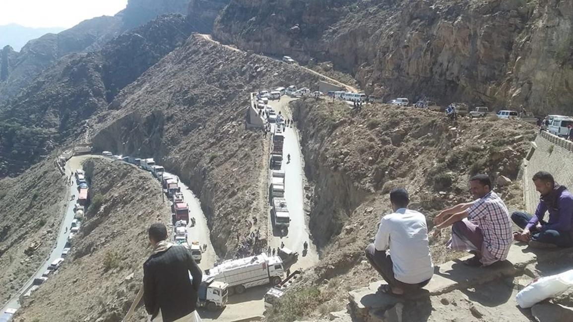 قطع الطريق بين عدن وتعز (فيسبوك)