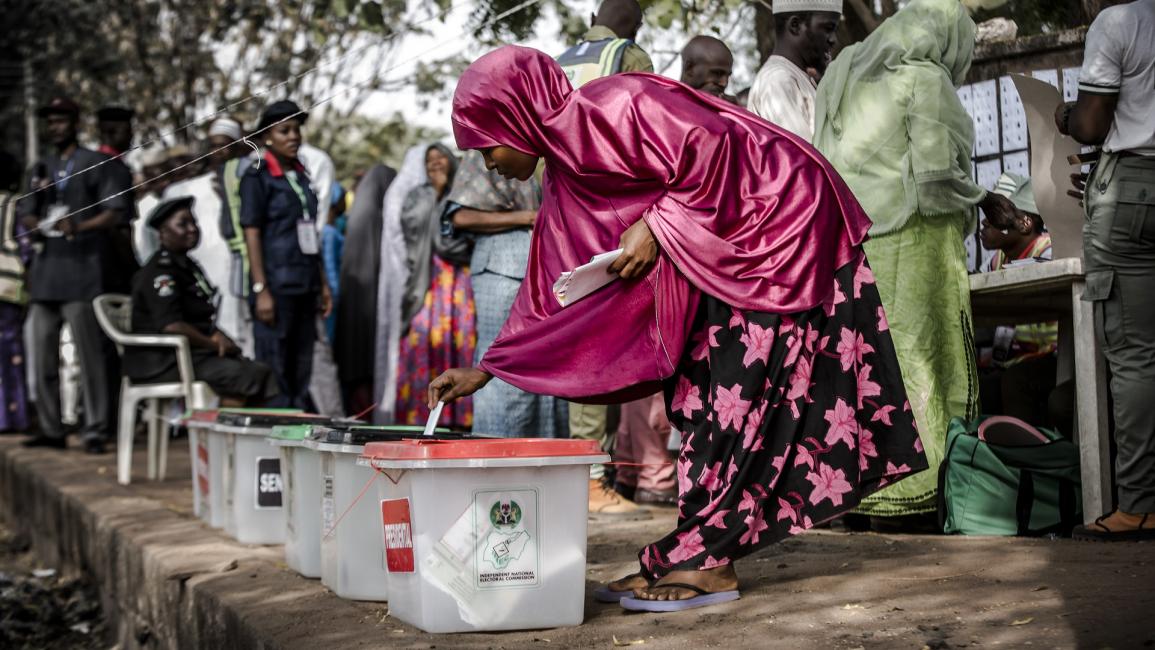 عملية اقتراع في نيجيريا - مجتمع