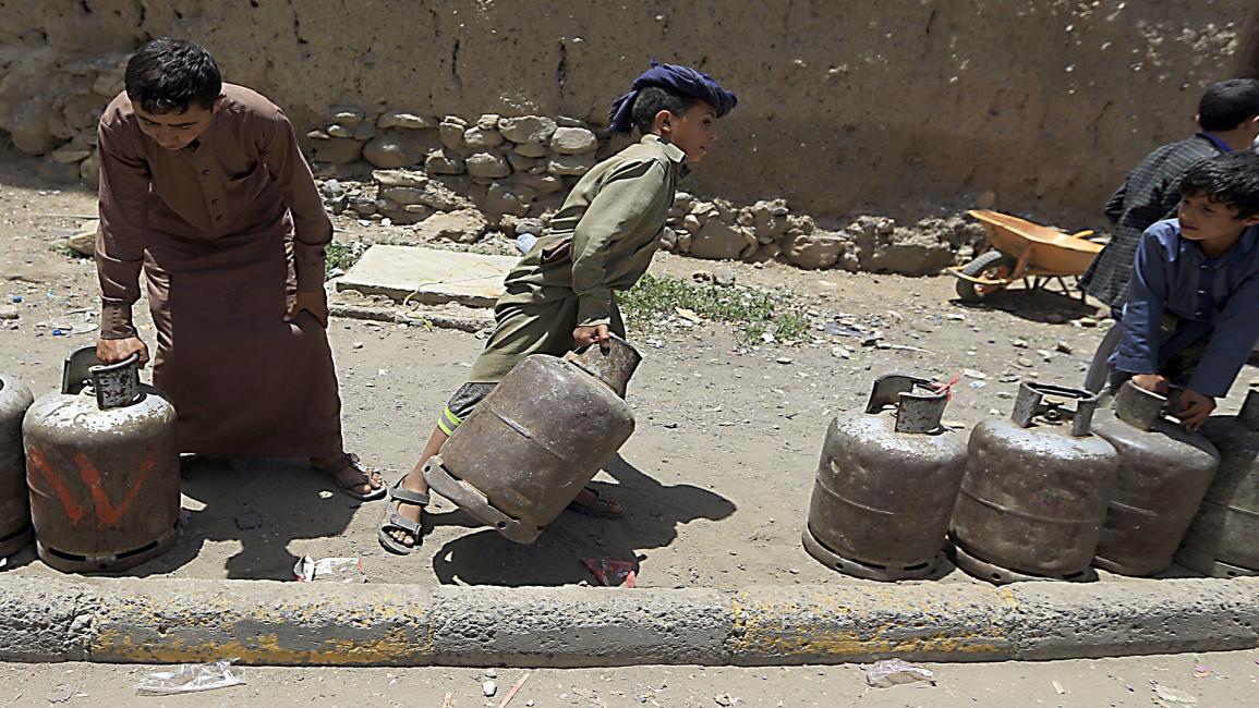 أسطوانات الغاز التالفة قنابل موقوتة في اليمن(محمد حويس/فرانس برس)