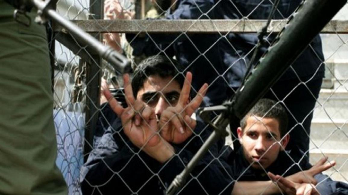 الاحتلال يواصل التعذيب والتنكيل بحق الأطفال الفلسطينيين