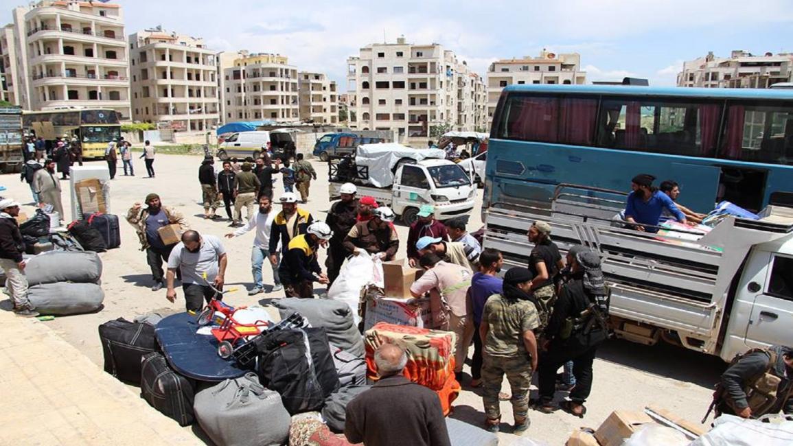 حافلات المهجّرين تصل إلى مناطق الشمال السوري(تويتر)