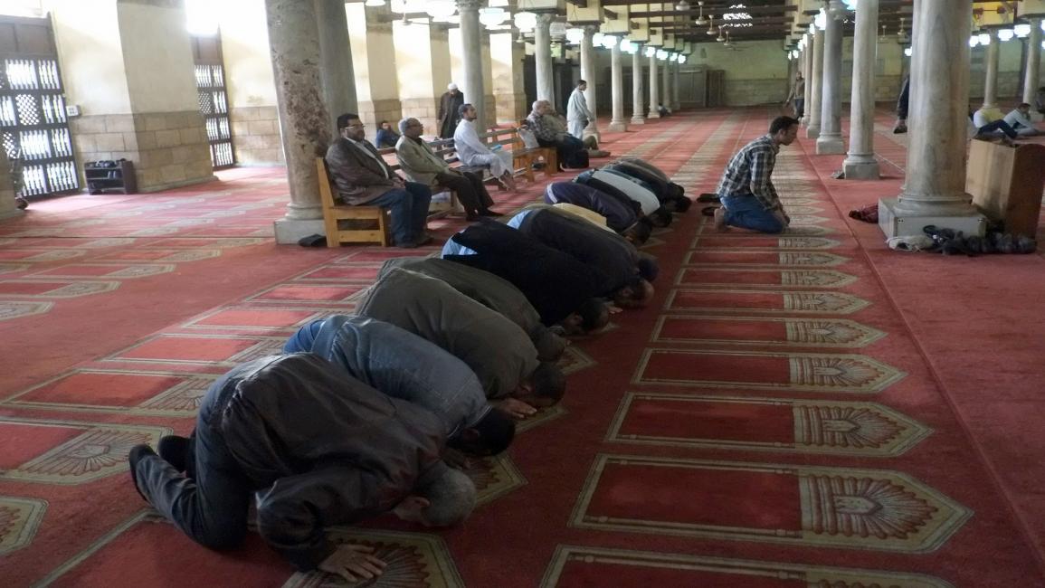 المصلون في جامع الأزهر في القاهرة(خالد دسوقي/فرنس برس)