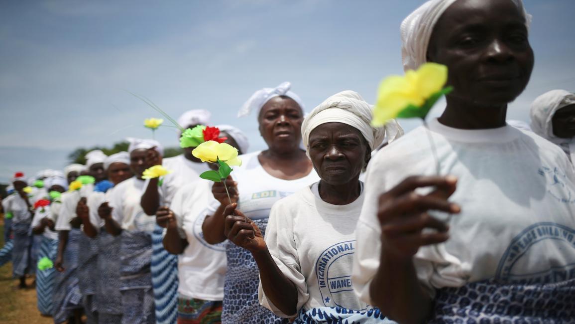 نساء يصلين من أجل وقف خطر الإيبولا
