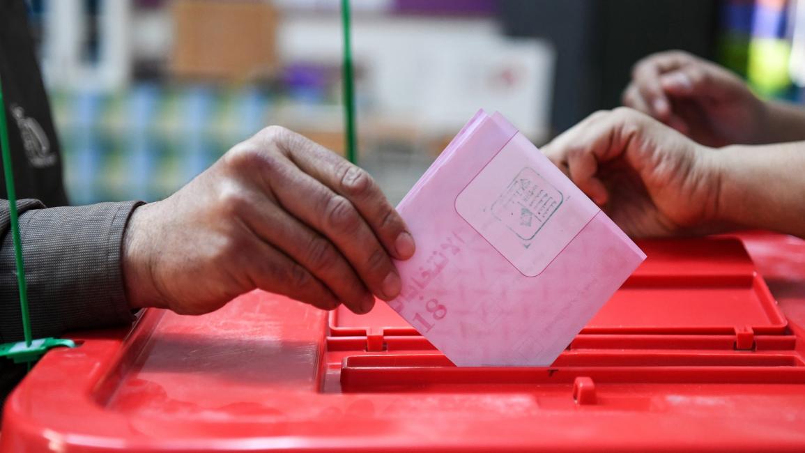 عملية اقتراع في تونس - مجتمع