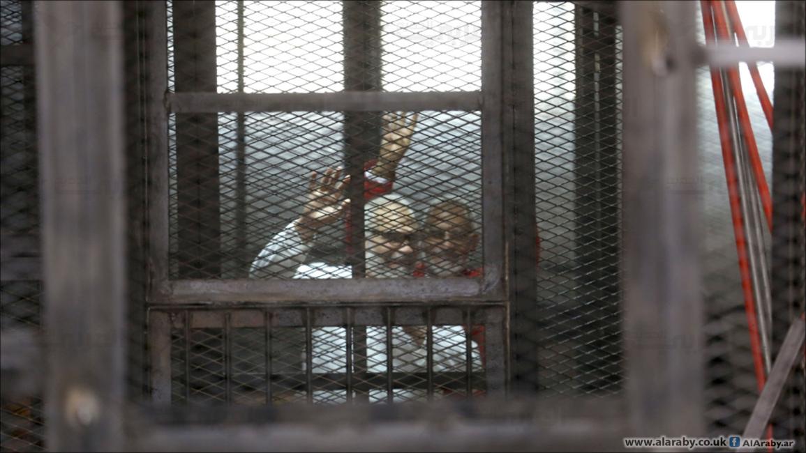 محكمة مصرية تؤجل إعادة محاكمة "بديع" في "غرفة-رابعة" 