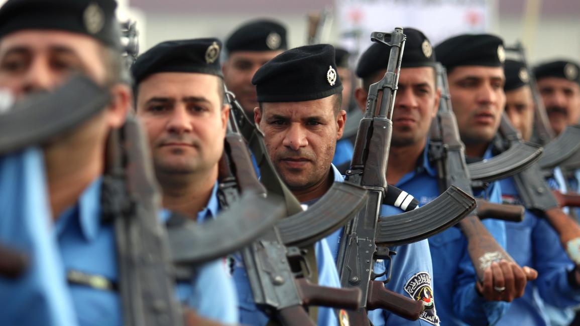عناصر شرطة في البصرة - العراق - مجتمع